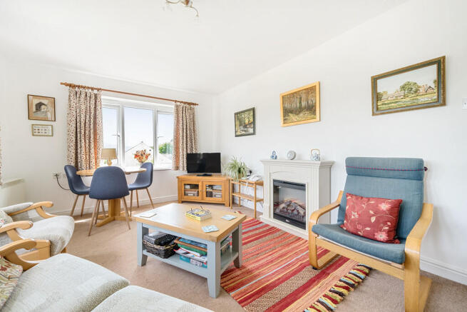 Living/Dining Roo...