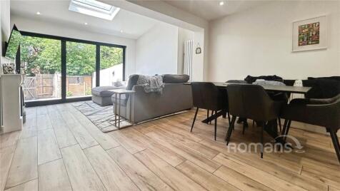 Pages Lane, Uxbridge