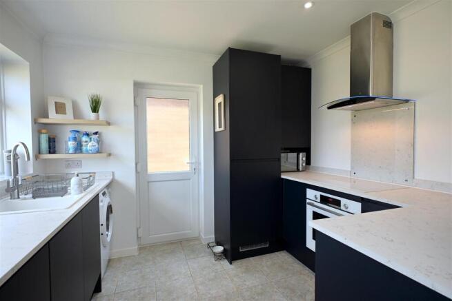 Kitchen 2.JPG