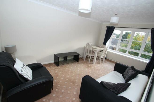 2 bedroom apartment to rent Spital Tongues