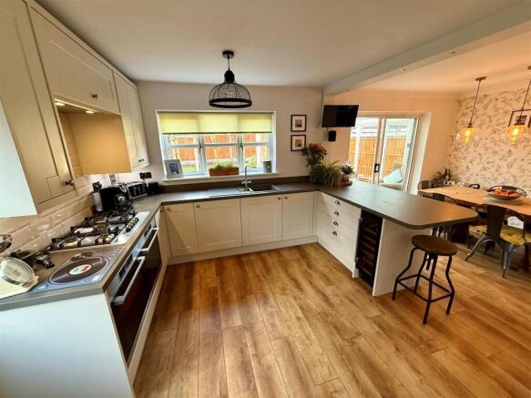 DHR96 Kitchen2.jpg