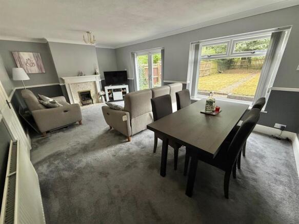 AR24 Lounge Diner.jpg