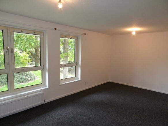 Studio Flat To Rent In Northgate Rh10