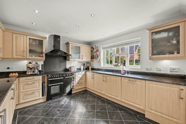 OPEN PLAN DINING KITCHEN