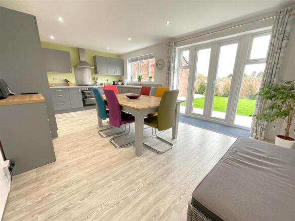 DINING KITCHEN