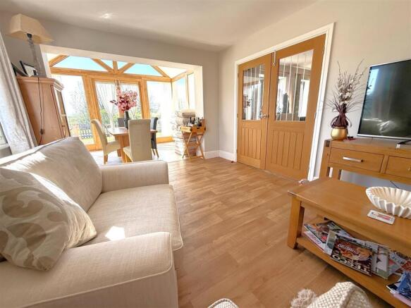 SITTING  & GARDEN ROOM