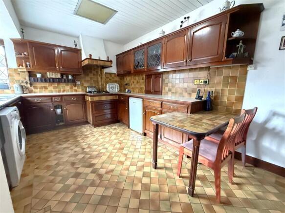 BREAKFAST KITCHEN