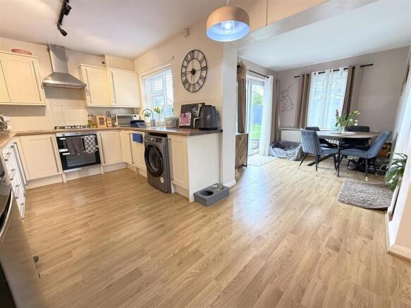 ioSuU3BQ7EiYFhvkR...