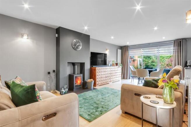 Living Room.jpg