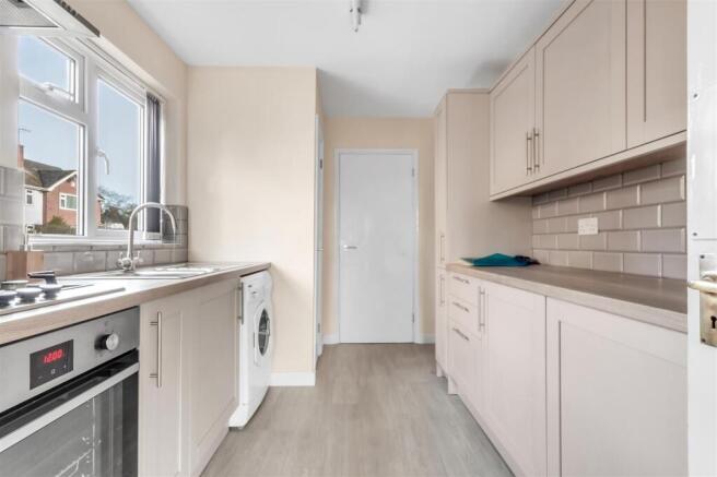 Kitchen 2.jpg