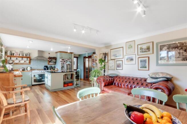 Kitchen 4.jpg
