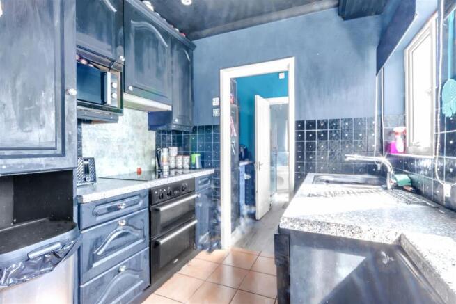 Kitchen bl.jpg