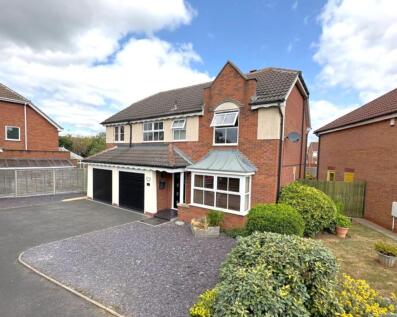 Larkspur Drive, Evesham