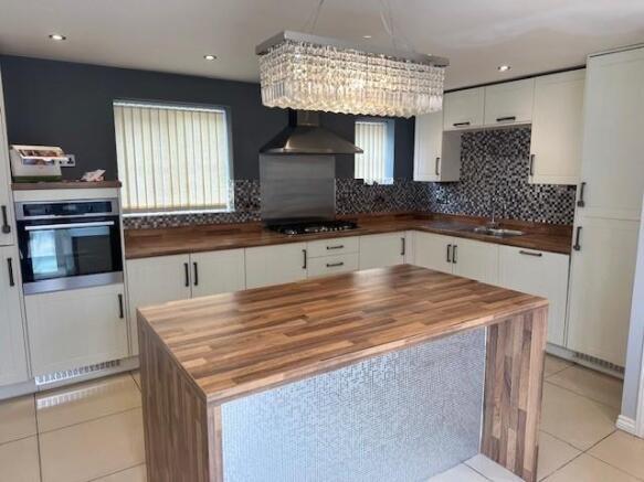 2 Costard kitchen.jpg
