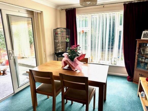 11 Hamilton dining.jpg