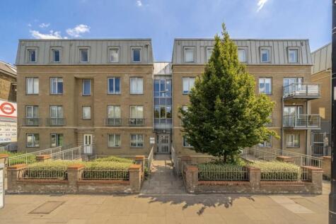 Seven Sisters Road, London