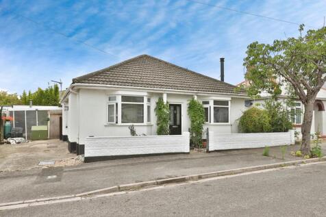 Stroud Park Avenue, Christchurch, Dorset, BH23