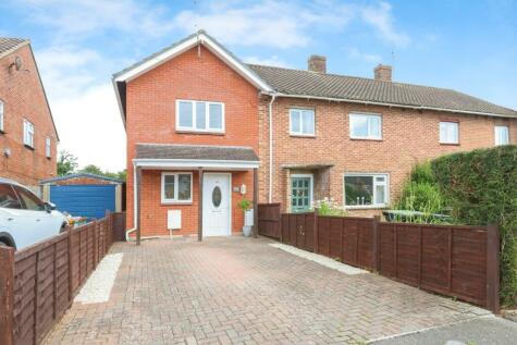 Wimborne - 2 bedroom end of terrace house for sale