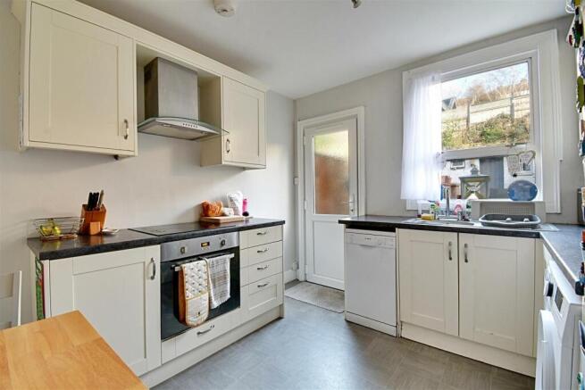 Kitchen 3.jpg