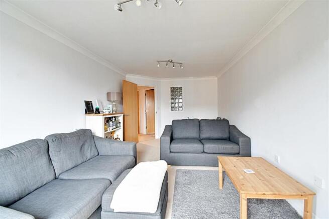 Lounge 2.jpg