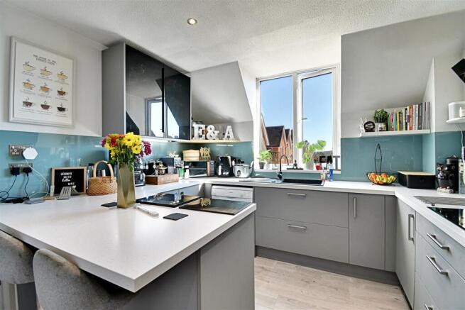 Kitchen 2.jpg
