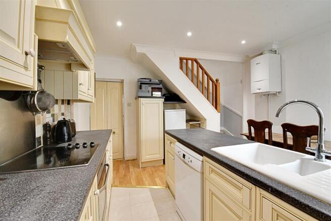 Kitchen 3.jpg