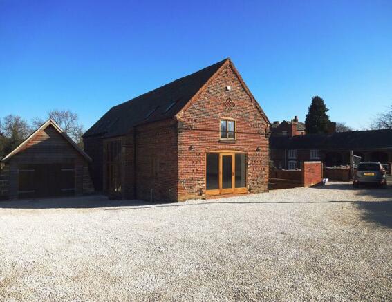 5 Bedroom Barn Conversion For Sale In Wynall Lane South