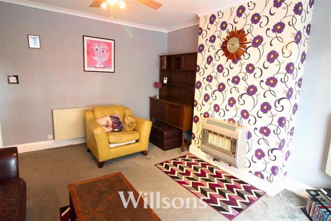 flat 1 lounge.jpg