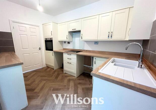 Kitchen 1.jpg