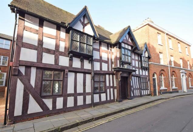 4 bedroom town house  for sale Shrewsbury