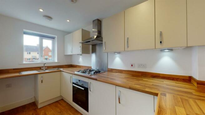 Penson Way 38 Kitchen 1.jpg