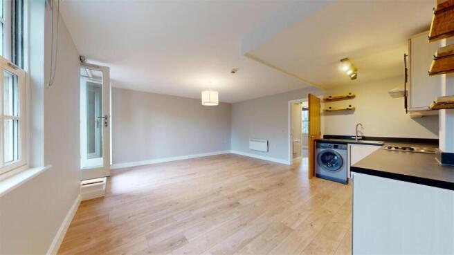 Benbow Quay 22 Living Area.jpg