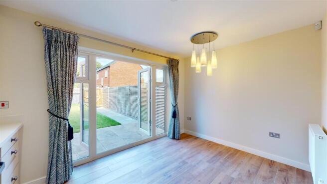 Whitfield Crescent 5 Dining Area.jpg