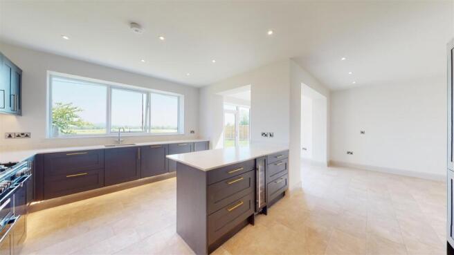 King Edwards Fields 2 Kitchen Dining Area 1.jpg