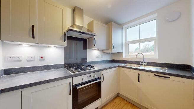 Leedham Close 14 Kitchen.jpg