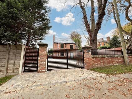 Cavendish Road, Eccles, M30