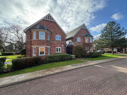 Eton Drive, Royal Park