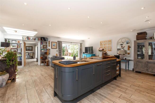 Reception/Kitchen
