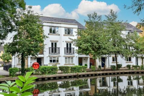 Grand Union Way, Kings Langley, WD4