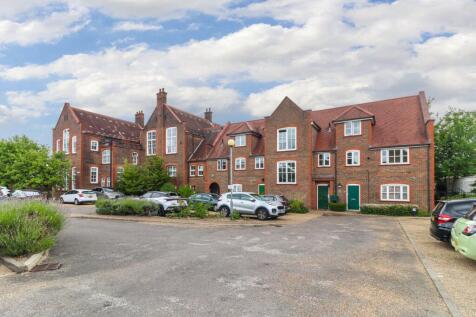 Gammons Lane, College Yard, WD24