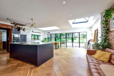 Hyde Lane, Pimlico, HP3