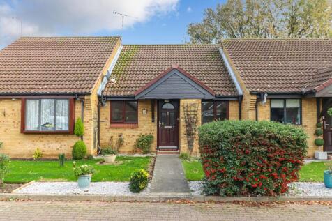 Pegasus Court, Abbots Langley, WD5