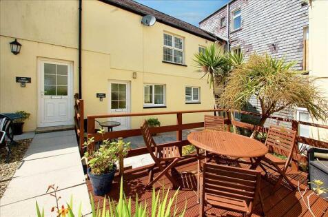 Priory Cottage, 4 Westgate House, The Parade, Pembroke