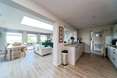 Wealdview Road, Heathfield, East Sussex, TN21