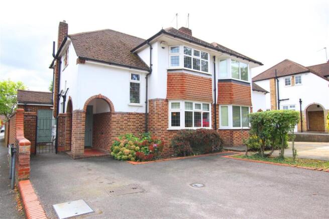 3 Bedroom House Enfield Sale