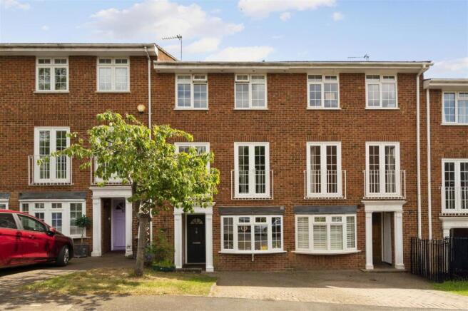 8 Cumberland Close,3.jpg