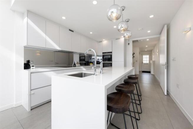 Thaxted Place 8- kit (2).jpg