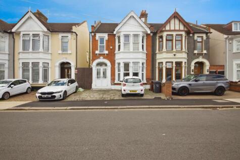 Hulse Avenue, Barking