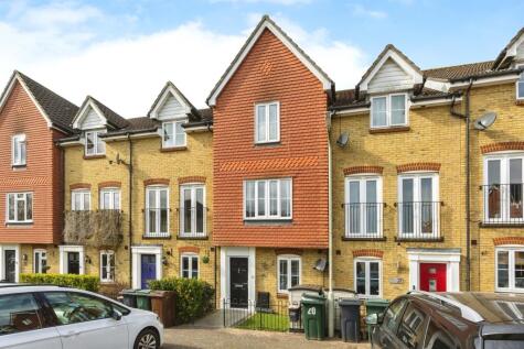 Alderney Way, Kennington, Ashford