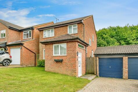 Fulmar Drive, East Grinstead